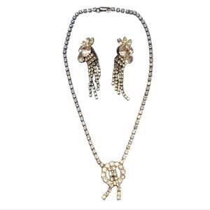VINTAGE 80s! Silver Rhinestone Necklace & Clip-on Earrings Set